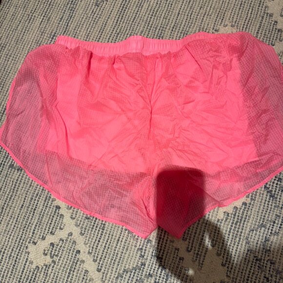 ALO YOGA Bubblegum Pink GAME TIME SHORTS - L - Picture 6 of 6